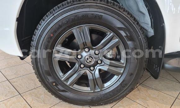 Acheter Occasion Voiture Toyota Hilux Blanc à Windhoek, Namibie Acheter Occasion Voiture Toyota Hilux Blanc à Windhoek, Namibie