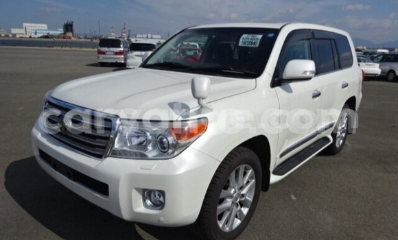 Buy Used Toyota Land Cruiser White Car in Walvis Bay in Namibia Buy Used Toyota Land Cruiser White Car in Walvis Bay in Namibia