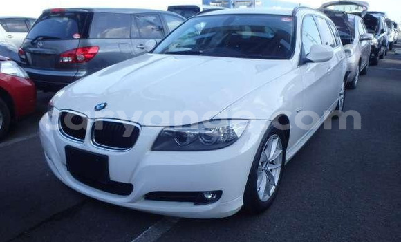Acheter Occasion Voiture BMW 3–Series Blanc à Walvis Bay, Namibie Acheter Occasion Voiture BMW 3–Series Blanc à Walvis Bay, Namibie