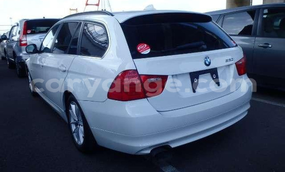 Acheter Occasion Voiture BMW 3–Series Blanc à Walvis Bay, Namibie Acheter Occasion Voiture BMW 3–Series Blanc à Walvis Bay, Namibie