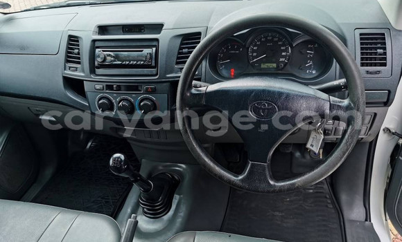 Acheter Occasion Voiture Toyota Hilux Blanc à Windhoek, Namibie Acheter Occasion Voiture Toyota Hilux Blanc à Windhoek, Namibie