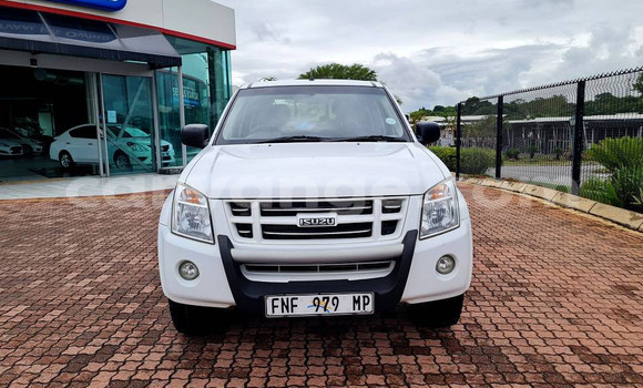 Acheter Occasion Voiture Isuzu KB Blanc à Arandis, Kunene Acheter Occasion Voiture Isuzu KB Blanc à Arandis, Kunene