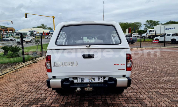 Acheter Occasion Voiture Isuzu KB Blanc à Arandis, Kunene Acheter Occasion Voiture Isuzu KB Blanc à Arandis, Kunene