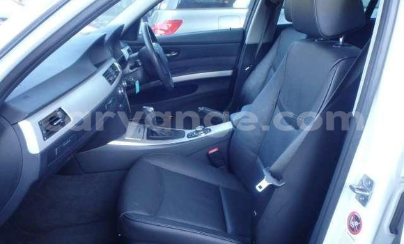 Acheter Occasion Voiture BMW 3–Series Blanc à Walvis Bay, Namibie Acheter Occasion Voiture BMW 3–Series Blanc à Walvis Bay, Namibie