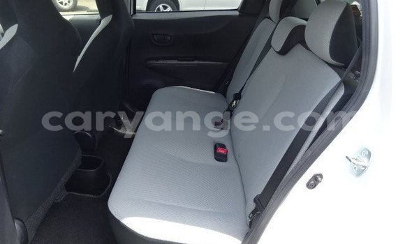 Buy Used Toyota Vitz White Car in Windhoek in Namibia Buy Used Toyota Vitz White Car in Windhoek in Namibia