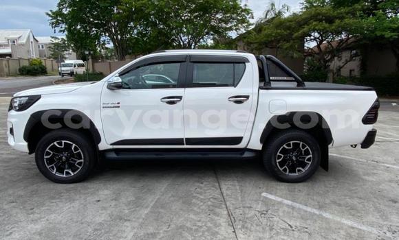 Acheter Occasion Voiture Toyota Hilux Blanc à Windhoek, Namibie Acheter Occasion Voiture Toyota Hilux Blanc à Windhoek, Namibie