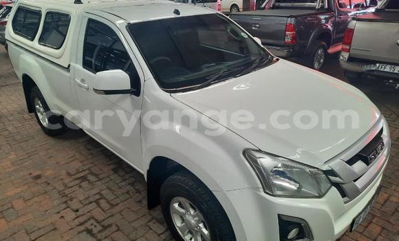 Acheter Occasion Voiture Isuzu KB Blanc à Windhoek, Namibie Acheter Occasion Voiture Isuzu KB Blanc à Windhoek, Namibie