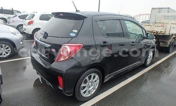 Acheter Occasion Voiture Toyota Vitz Noir à Walvis Bay, Namibie Acheter Occasion Voiture Toyota Vitz Noir à Walvis Bay, Namibie