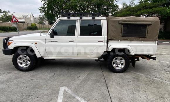 Acheter Occasion Voiture Toyota Land Cruiser Blanc à Windhoek, Namibie Acheter Occasion Voiture Toyota Land Cruiser Blanc à Windhoek, Namibie