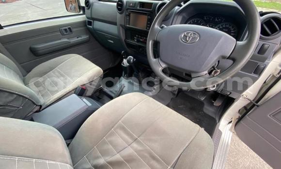 Acheter Occasion Voiture Toyota Land Cruiser Blanc à Windhoek, Namibie Acheter Occasion Voiture Toyota Land Cruiser Blanc à Windhoek, Namibie