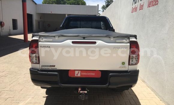 Acheter Occasion Voiture Toyota Hilux Blanc à Windhoek, Namibie Acheter Occasion Voiture Toyota Hilux Blanc à Windhoek, Namibie