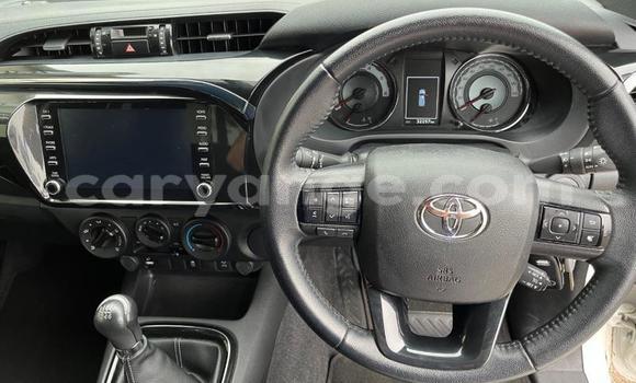 Acheter Occasion Voiture Toyota Hilux Blanc à Windhoek, Namibie Acheter Occasion Voiture Toyota Hilux Blanc à Windhoek, Namibie