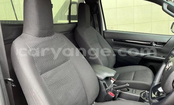 Acheter Occasion Voiture Toyota Hilux Blanc à Windhoek, Namibie Acheter Occasion Voiture Toyota Hilux Blanc à Windhoek, Namibie