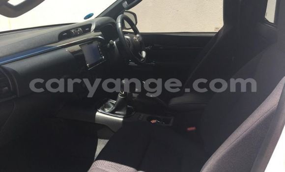 Acheter Occasion Voiture Toyota Hilux Blanc à Windhoek, Namibie Acheter Occasion Voiture Toyota Hilux Blanc à Windhoek, Namibie