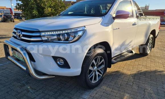 Buy Used Toyota Hilux White Car in Grootfontein in Namibia