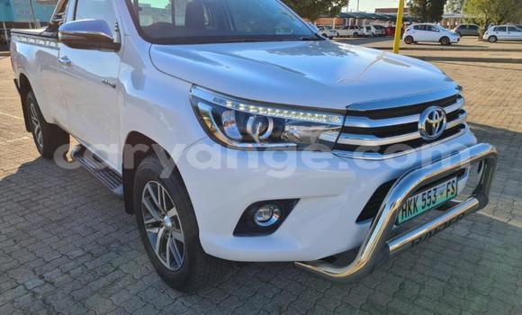Buy Used Toyota Hilux White Car in Grootfontein in Namibia Buy Used Toyota Hilux White Car in Grootfontein in Namibia
