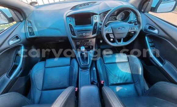 Acheter Occasion Voiture Ford Focus ST Blanc à Walvis Bay, Namibie Acheter Occasion Voiture Ford Focus ST Blanc à Walvis Bay, Namibie