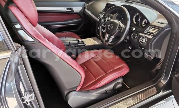 Acheter Occasion Voiture Mercedes-Benz E-Classe Noir à Karasburg, Karas Acheter Occasion Voiture Mercedes-Benz E-Classe Noir à Karasburg, Karas