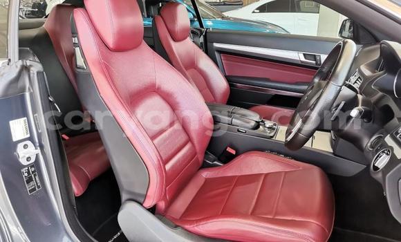 Acheter Occasion Voiture Mercedes-Benz E-Classe Noir à Karasburg, Karas Acheter Occasion Voiture Mercedes-Benz E-Classe Noir à Karasburg, Karas