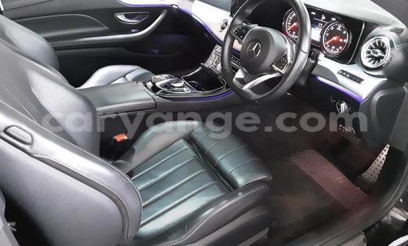 Acheter Occasion Voiture Mercedes-Benz E-Classe Noir à Karasburg, Karas Acheter Occasion Voiture Mercedes-Benz E-Classe Noir à Karasburg, Karas