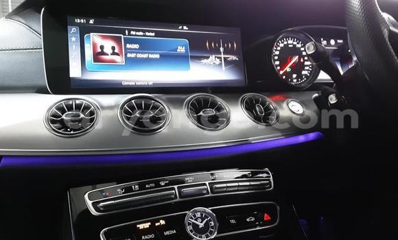 Acheter Occasion Voiture Mercedes-Benz E-Classe Noir à Karasburg, Karas Acheter Occasion Voiture Mercedes-Benz E-Classe Noir à Karasburg, Karas