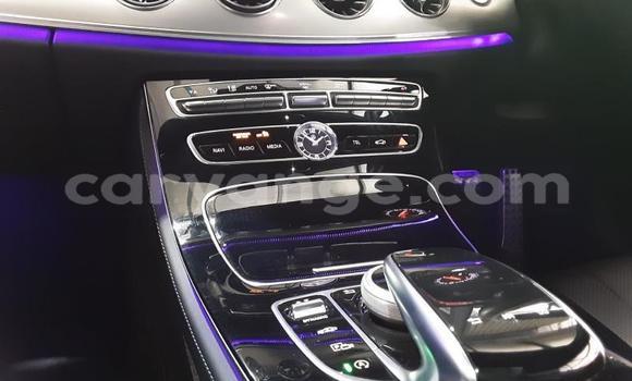 Acheter Occasion Voiture Mercedes-Benz E-Classe Noir à Karasburg, Karas Acheter Occasion Voiture Mercedes-Benz E-Classe Noir à Karasburg, Karas