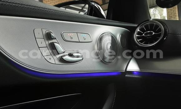 Acheter Occasion Voiture Mercedes-Benz E-Classe Noir à Karasburg, Karas Acheter Occasion Voiture Mercedes-Benz E-Classe Noir à Karasburg, Karas