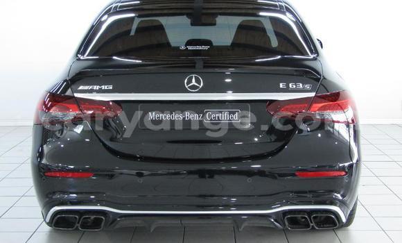 Acheter Occasion Voiture Mercedes-Benz E-Classe Noir à Karasburg, Karas Acheter Occasion Voiture Mercedes-Benz E-Classe Noir à Karasburg, Karas