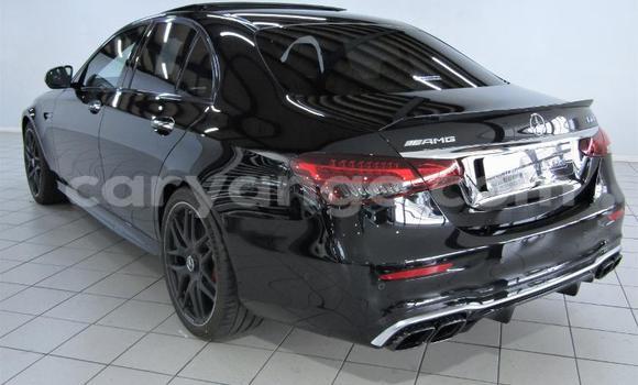 Acheter Occasion Voiture Mercedes-Benz E-Classe Noir à Karasburg, Karas Acheter Occasion Voiture Mercedes-Benz E-Classe Noir à Karasburg, Karas