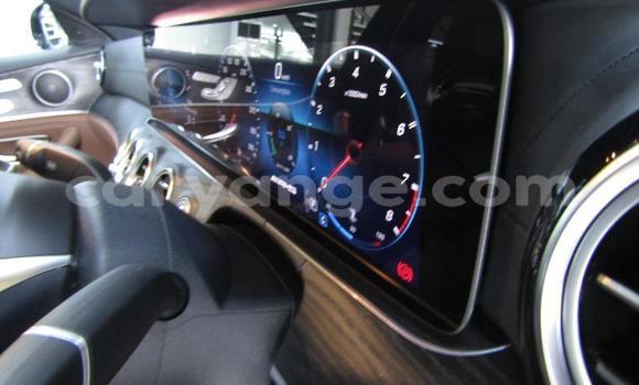 Acheter Occasion Voiture Mercedes-Benz E-Classe Noir à Karasburg, Karas Acheter Occasion Voiture Mercedes-Benz E-Classe Noir à Karasburg, Karas