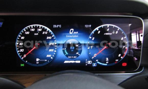 Acheter Occasion Voiture Mercedes-Benz E-Classe Noir à Karasburg, Karas Acheter Occasion Voiture Mercedes-Benz E-Classe Noir à Karasburg, Karas