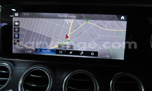 Acheter Occasion Voiture Mercedes-Benz E-Classe Noir à Karasburg, Karas Acheter Occasion Voiture Mercedes-Benz E-Classe Noir à Karasburg, Karas