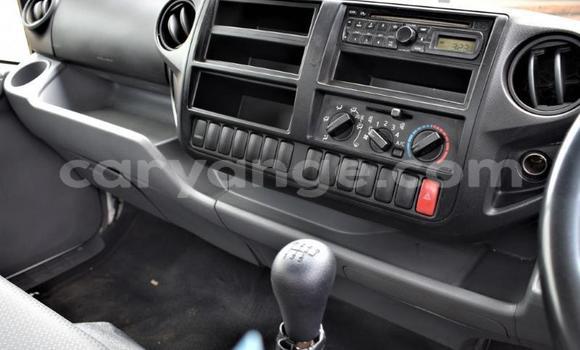 Acheter Occasion Utilitaire Hino 300 Series Blanc à Grootfontein, Namibie Acheter Occasion Utilitaire Hino 300 Series Blanc à Grootfontein, Namibie