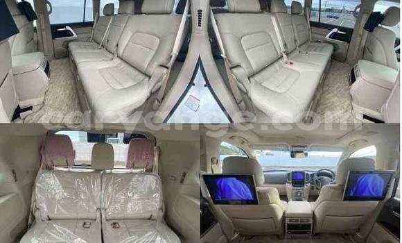 Buy Import Toyota Land Cruiser White Car in Windhoek in Namibia Buy Import Toyota Land Cruiser White Car in Windhoek in Namibia