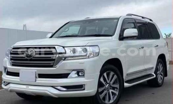 Buy Import Toyota Land Cruiser White Car in Windhoek in Namibia Buy Import Toyota Land Cruiser White Car in Windhoek in Namibia