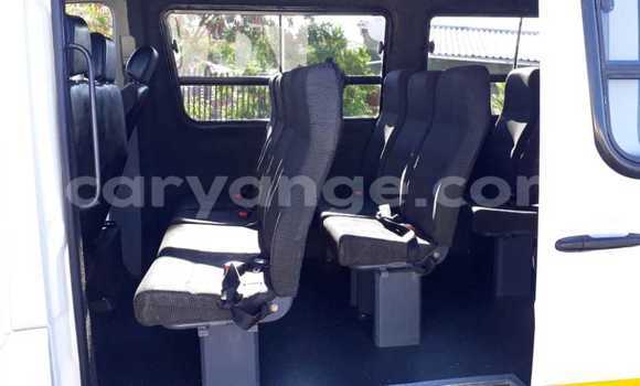 Acheter Occasion Voiture Volkswagen Transporter Blanc à Windhoek, Namibie Acheter Occasion Voiture Volkswagen Transporter Blanc à Windhoek, Namibie