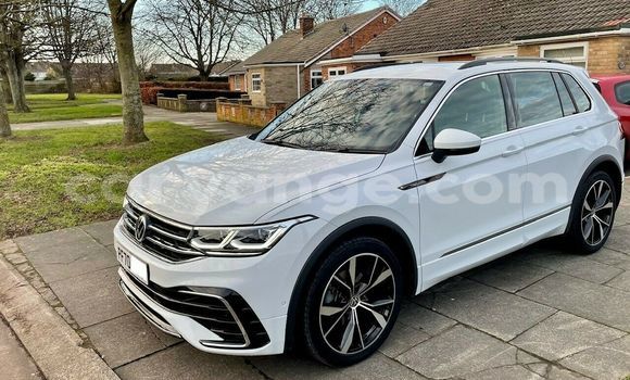 Buy Used Volkswagen Tiguan White Car in Windhoek in Namibia