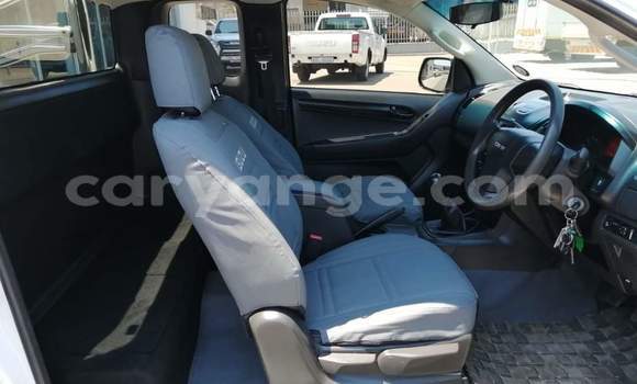 Acheter Occasion Voiture Isuzu KB Blanc à Leonardville, Omaheke Acheter Occasion Voiture Isuzu KB Blanc à Leonardville, Omaheke