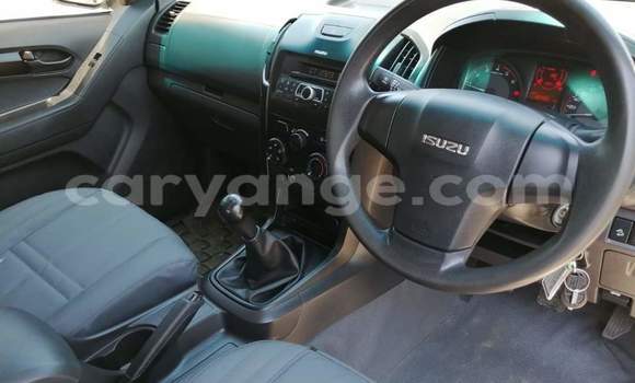 Acheter Occasion Voiture Isuzu KB Blanc à Leonardville, Omaheke Acheter Occasion Voiture Isuzu KB Blanc à Leonardville, Omaheke