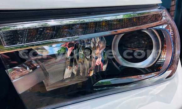 Buy Used Toyota Hilux White Car in Windhoek in Namibia Buy Used Toyota Hilux White Car in Windhoek in Namibia