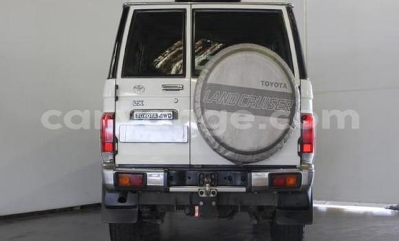 Buy Used Toyota Land Cruiser White Car in Windhoek in Namibia Buy Used Toyota Land Cruiser White Car in Windhoek in Namibia