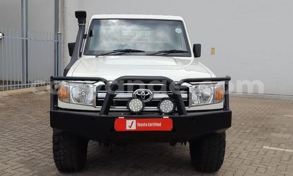 Buy Used Toyota Land Cruiser White Car in Windhoek in Namibia Buy Used Toyota Land Cruiser White Car in Windhoek in Namibia