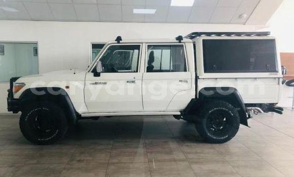 Buy Used Toyota Land Cruiser Beige Car in Windhoek in Namibia Buy Used Toyota Land Cruiser Beige Car in Windhoek in Namibia