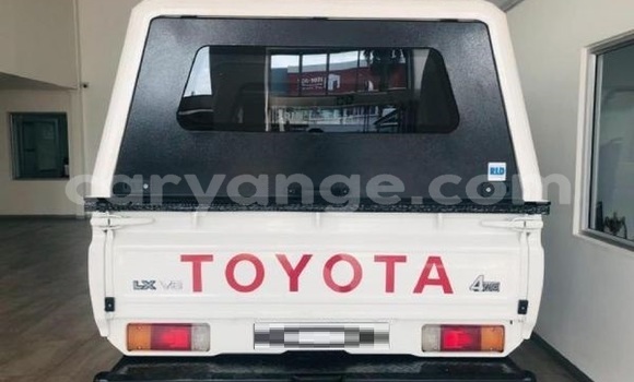 Buy Used Toyota Land Cruiser Beige Car in Windhoek in Namibia Buy Used Toyota Land Cruiser Beige Car in Windhoek in Namibia