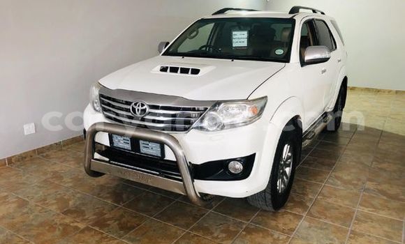 Buy Used Toyota Fortuner White Car in Windhoek in Namibia