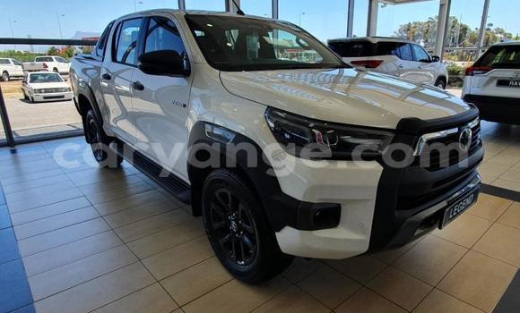 Buy Used Toyota Hilux White Car in Karasburg in Karas