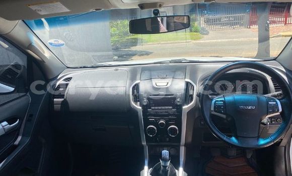 Acheter Occasion Voiture Isuzu KB Autre à Windhoek, Namibie Acheter Occasion Voiture Isuzu KB Autre à Windhoek, Namibie