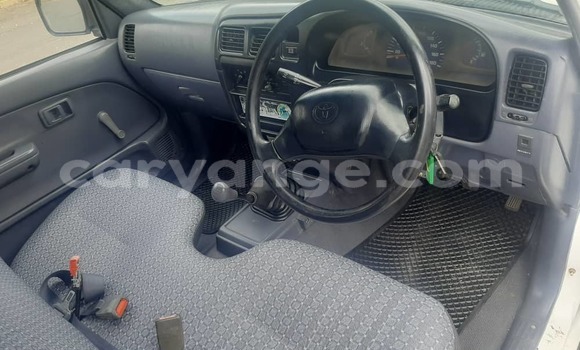 Acheter Occasion Voiture Toyota Hilux Blanc à Windhoek, Namibie Acheter Occasion Voiture Toyota Hilux Blanc à Windhoek, Namibie