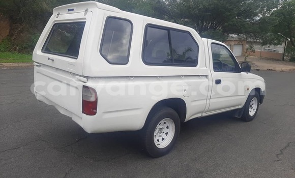 Acheter Occasion Voiture Toyota Hilux Blanc à Windhoek, Namibie Acheter Occasion Voiture Toyota Hilux Blanc à Windhoek, Namibie