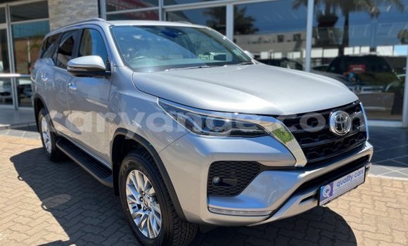 Acheter Occasion Voiture Toyota Fortuner Gris à Windhoek, Namibie